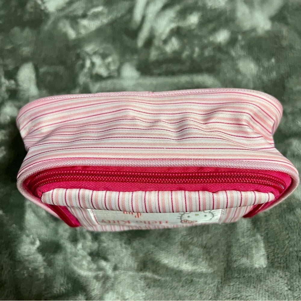 Hello Kitty Happy Travel Cosmetic Case/Pouch - Picture 10 of 14